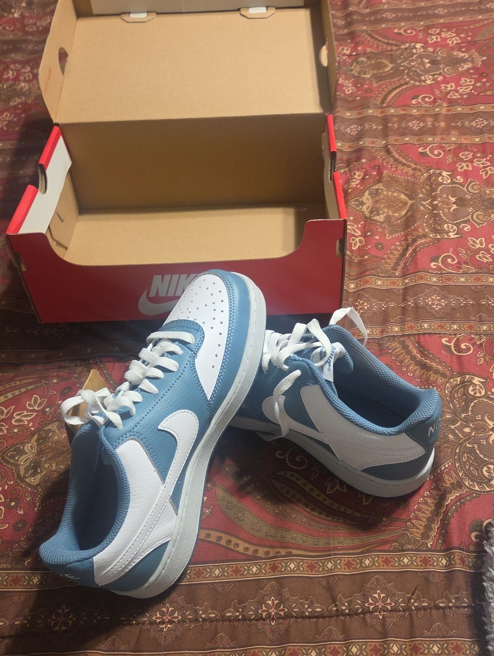 Nike Low-Top Sneakers in White and Dusty Blue